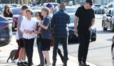 Musk e seus filhos em passeio recente