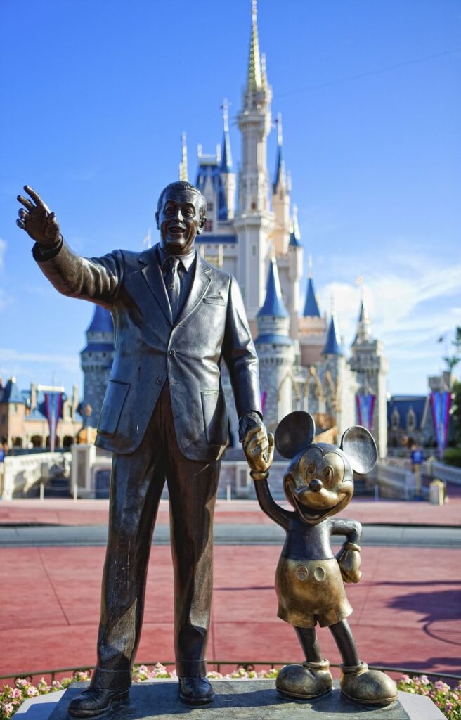 Estátua de Walt Disney, storyteller