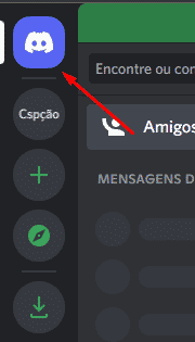 Clicando no logo do DIscord e depois em "Amigos"